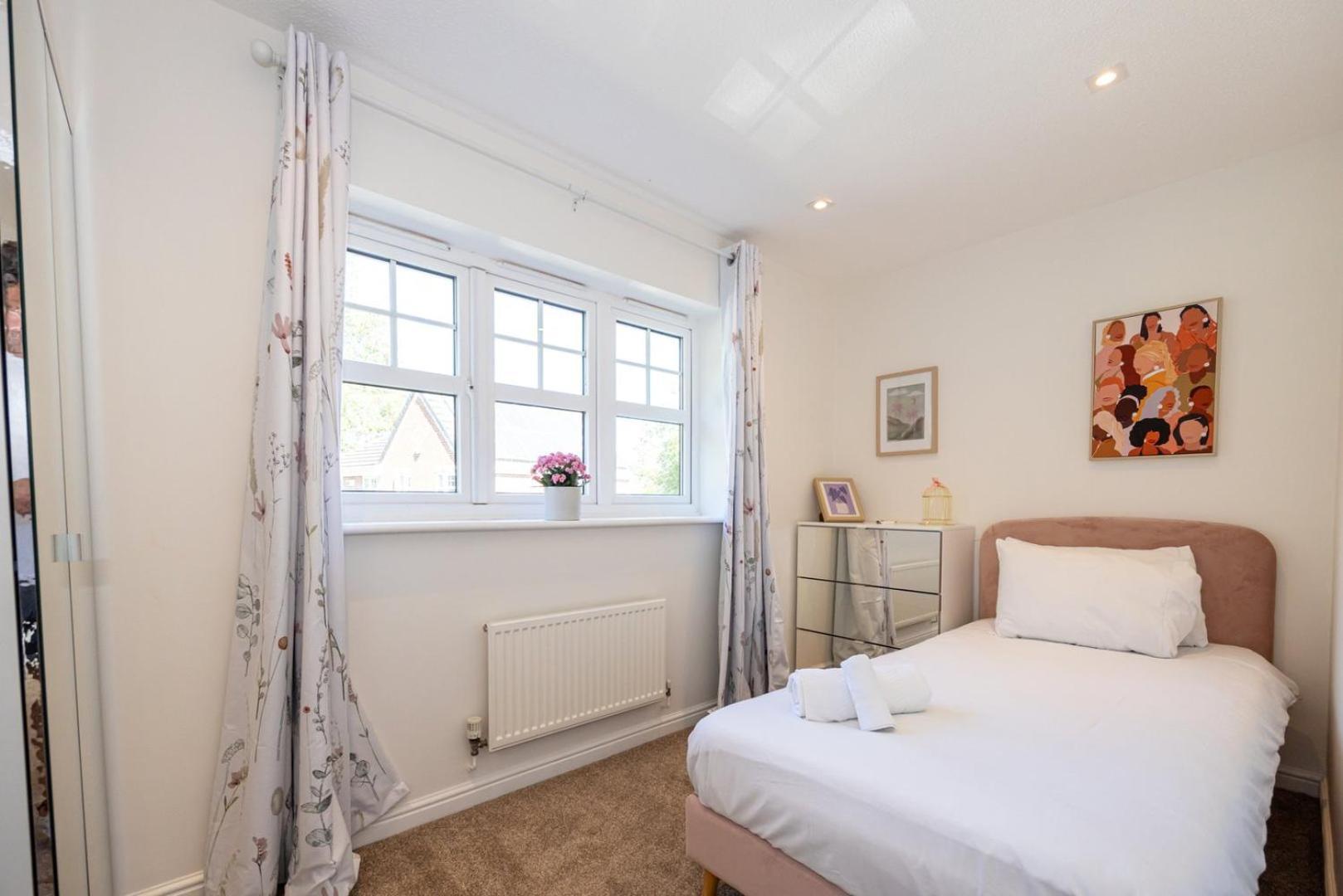 Guestready - A Haven By The River Manchester Exteriör bild