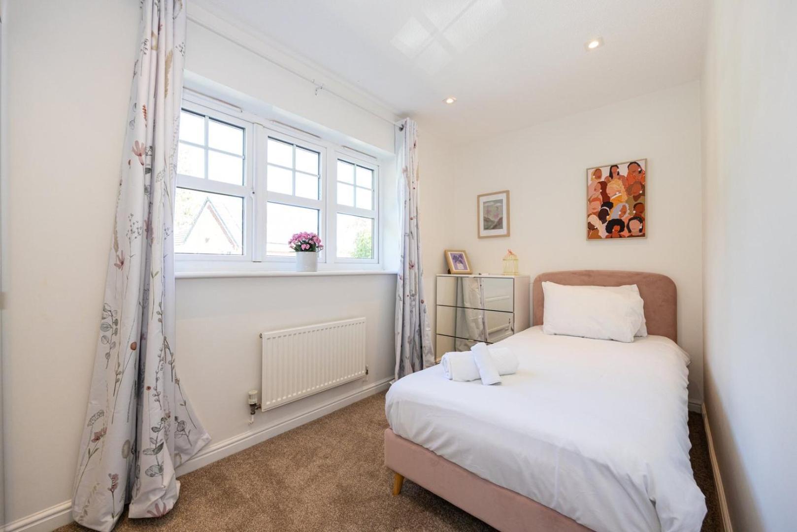 Guestready - A Haven By The River Manchester Exteriör bild