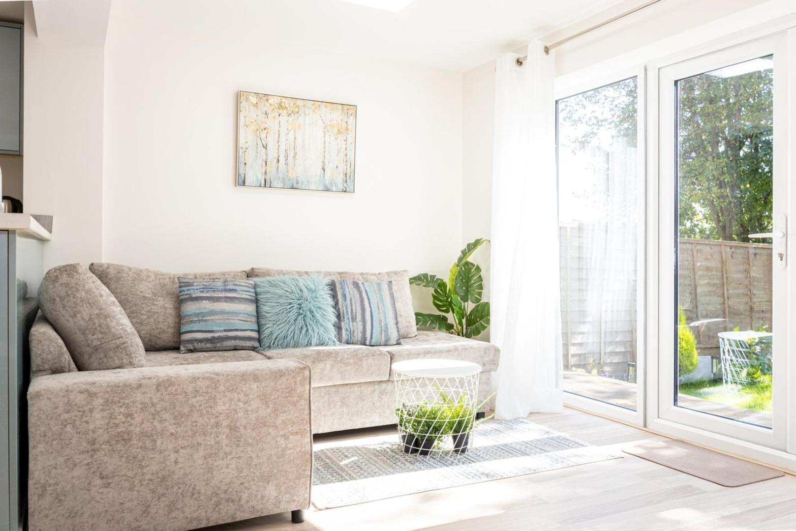 Guestready - A Haven By The River Manchester Exteriör bild