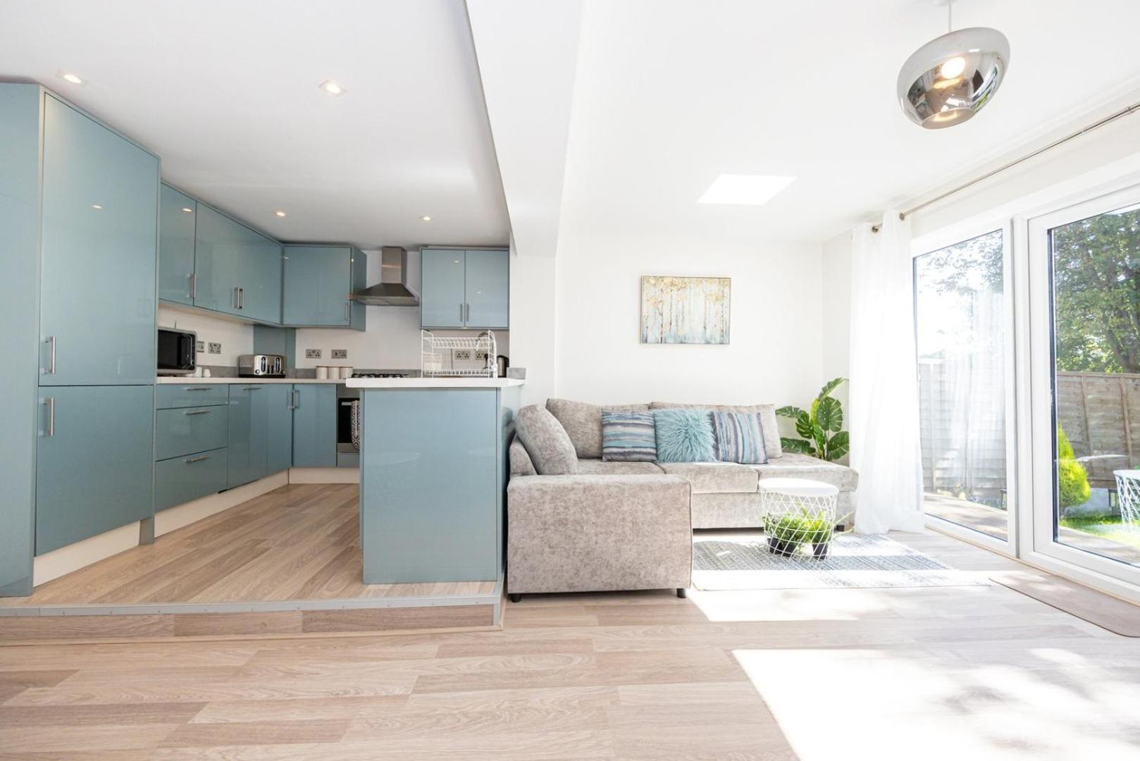 Guestready - A Haven By The River Manchester Exteriör bild