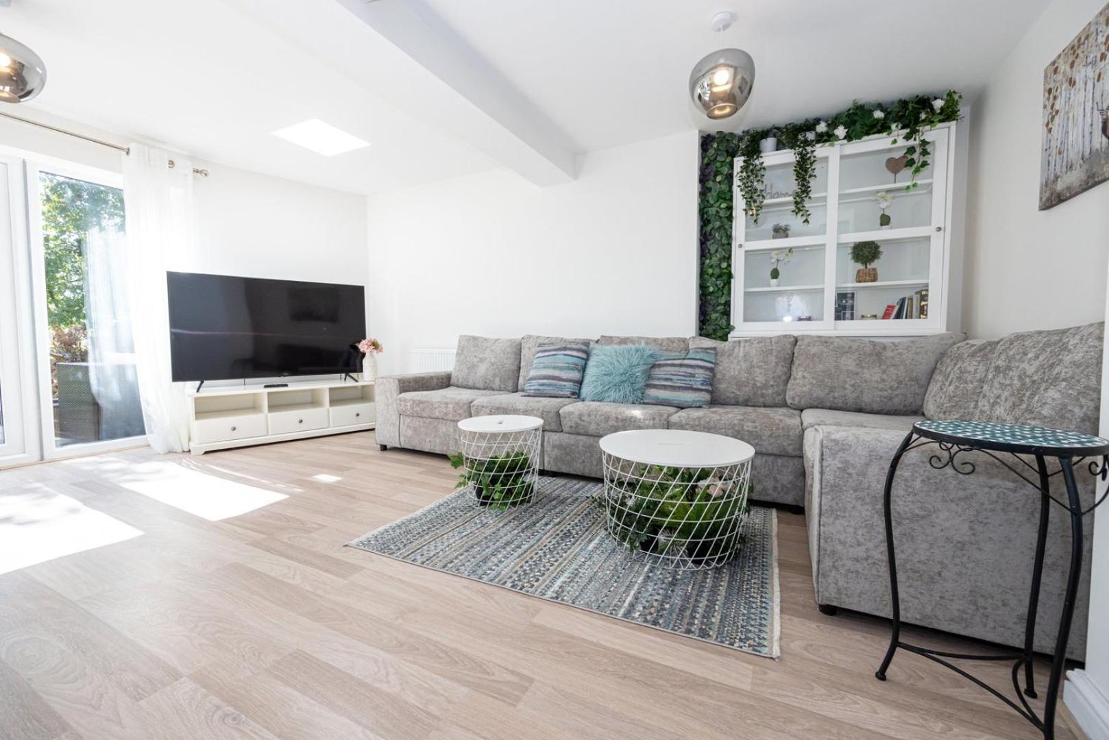 Guestready - A Haven By The River Manchester Exteriör bild