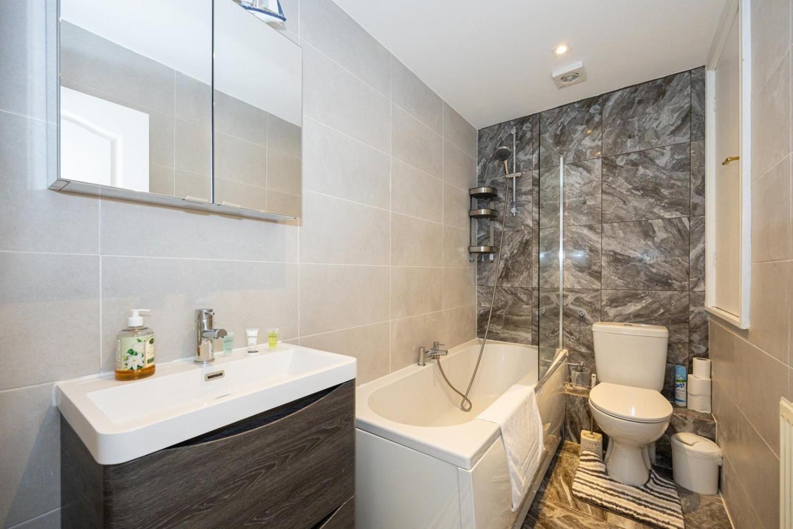 Guestready - A Haven By The River Manchester Exteriör bild